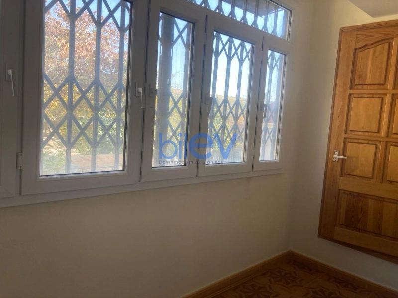 Satış 3 otaqlı Köhnə Tikili bina evi  105m², Bakı