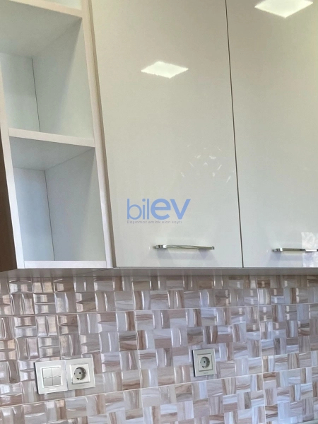 Satış 3 otaqlı Köhnə Tikili bina evi  105m², Bakı