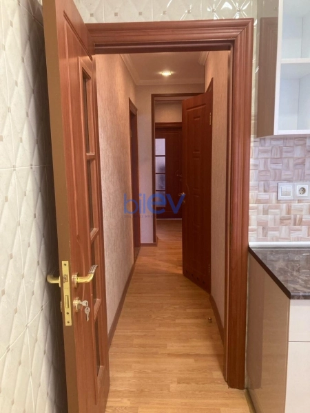 Satış 3 otaqlı Köhnə Tikili bina evi  105m², Bakı