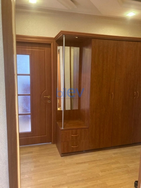 Satış 3 otaqlı Köhnə Tikili bina evi  105m², Bakı