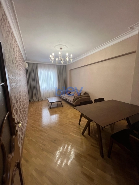 Aylıq Kirayə 3 otaqlı Yeni Tikili bina evi  130m², Bakı