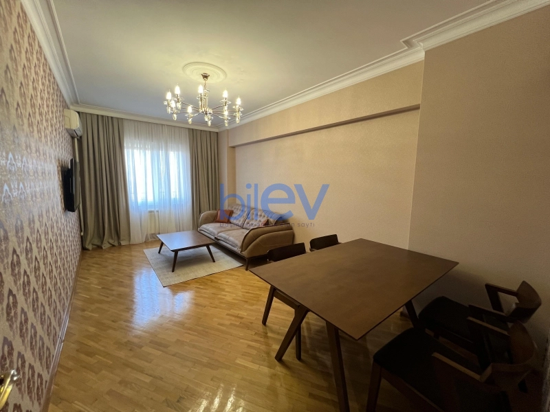 Aylıq Kirayə 3 otaqlı Yeni Tikili bina evi  130m², Bakı