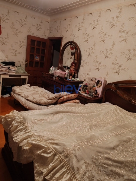 Satış 3 otaqlı Köhnə Tikili bina evi  75m², Bakı