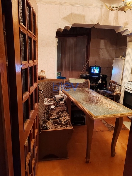Satış 3 otaqlı Köhnə Tikili bina evi  75m², Bakı