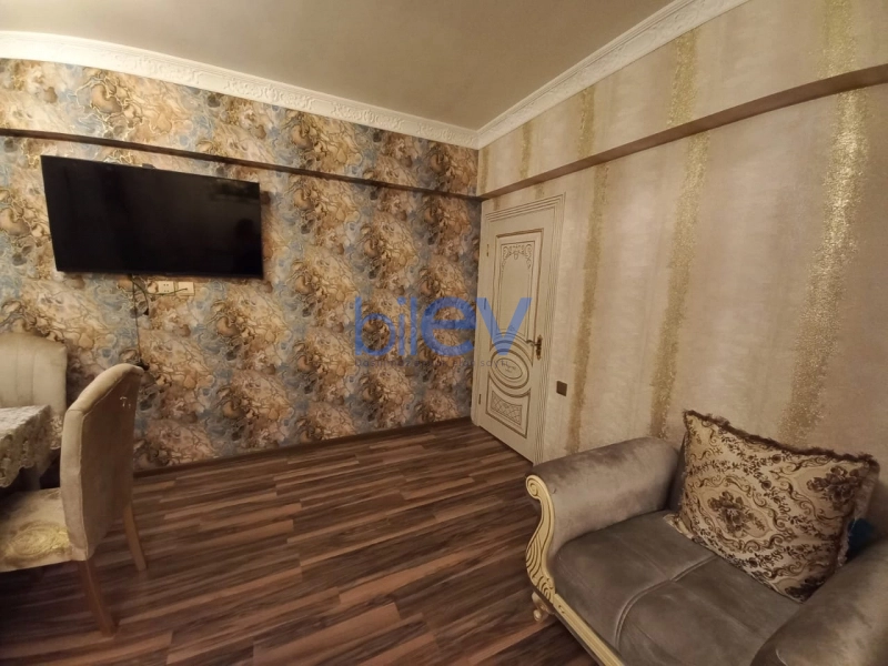 Satış 4 otaqlı Köhnə Tikili bina evi  120m², Bakı