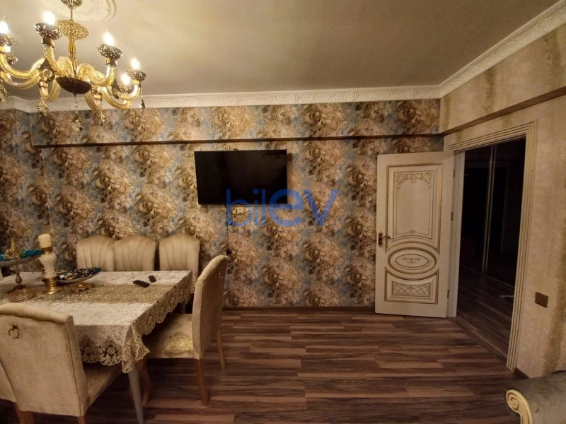 Satış 4 otaqlı Köhnə Tikili bina evi  120m², Bakı