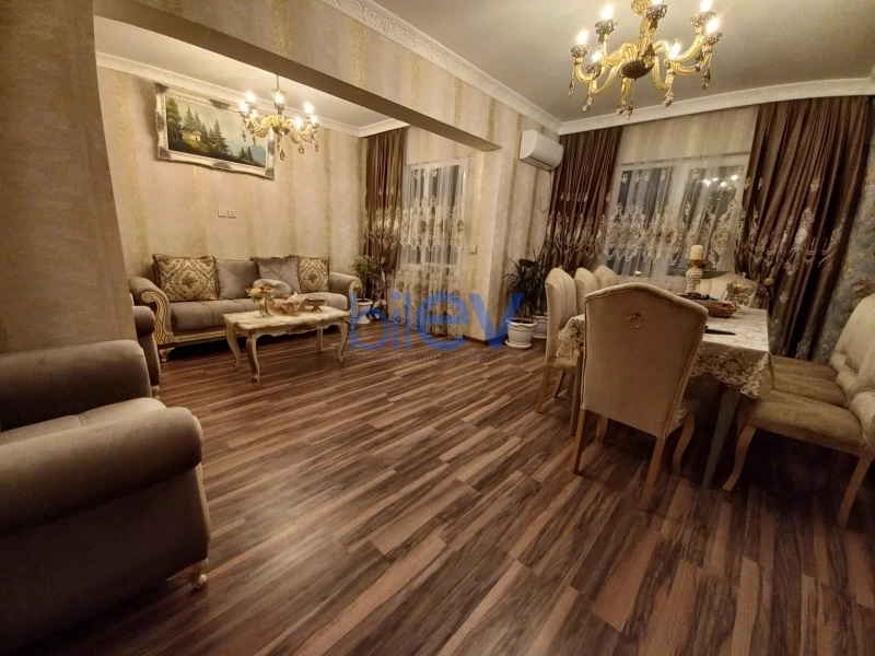 Satış 4 otaqlı Köhnə Tikili bina evi  120m², Bakı