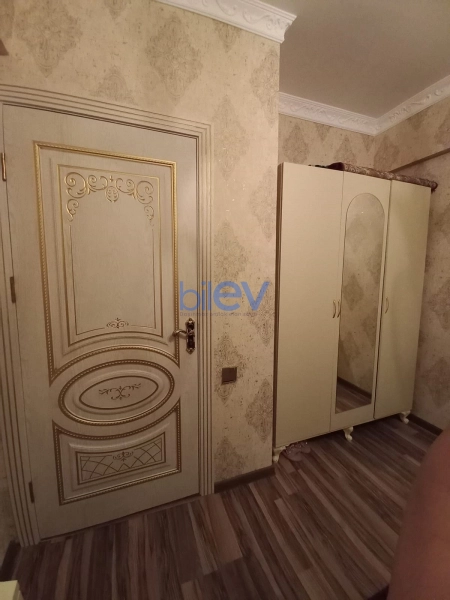 Satış 4 otaqlı Köhnə Tikili bina evi  120m², Bakı