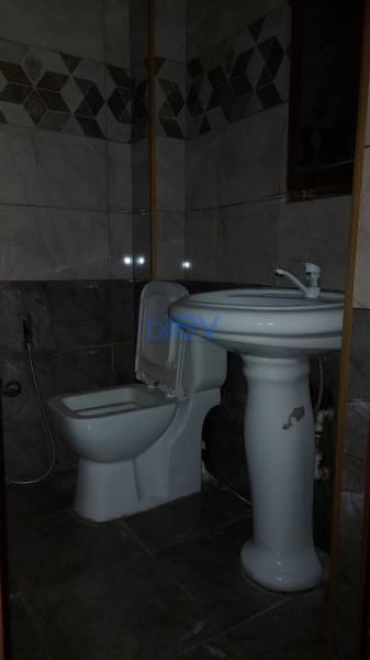 Aylıq Kirayə 3 otaqlı Köhnə Tikili bina evi  80m², Bakı