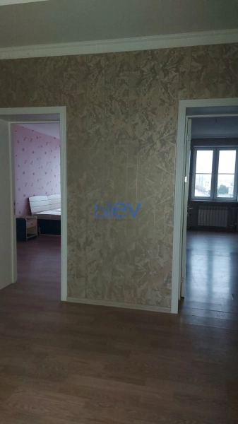Aylıq Kirayə 3 otaqlı Köhnə Tikili bina evi  80m², Bakı