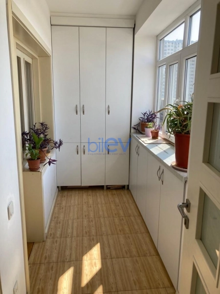 Satış 3 otaqlı Köhnə Tikili bina evi  70m², Bakı