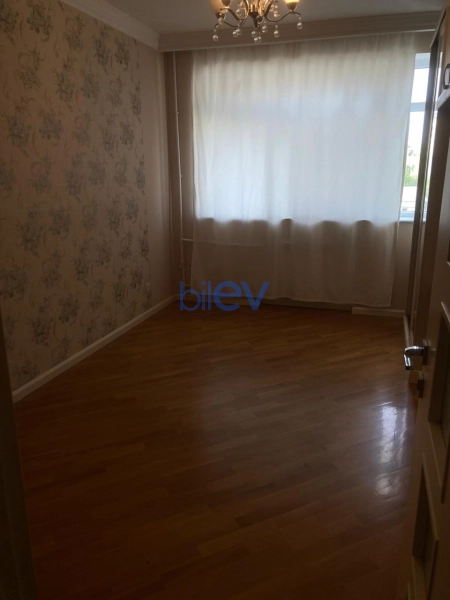 Satış 3 otaqlı Köhnə Tikili bina evi  70m², Bakı