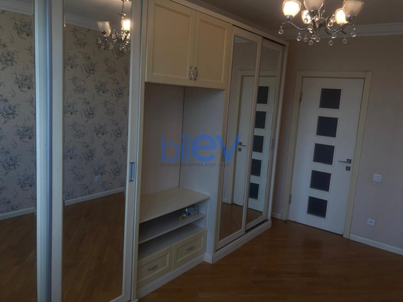 Satış 3 otaqlı Köhnə Tikili bina evi  70m², Bakı