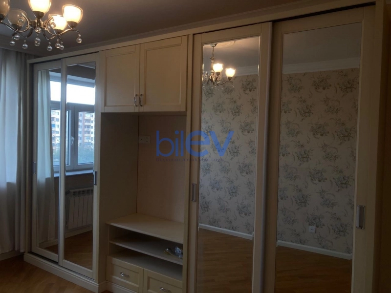 Satış 3 otaqlı Köhnə Tikili bina evi  70m², Bakı