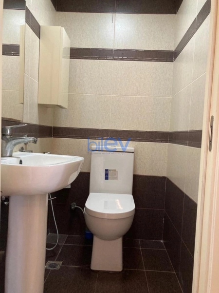 Satış 3 otaqlı Köhnə Tikili bina evi  70m², Bakı