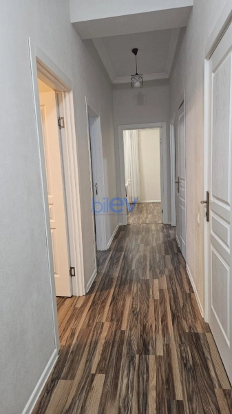Aylıq Kirayə 3 otaqlı Yeni Tikili bina evi  80m², Bakı