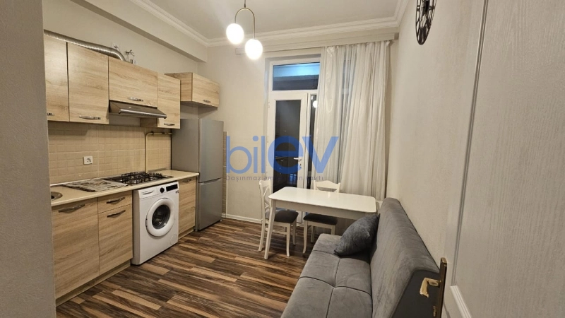 Aylıq Kirayə 3 otaqlı Yeni Tikili bina evi  80m², Bakı