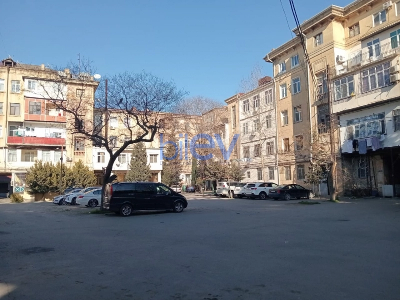 Satış 2 otaqlı Köhnə Tikili bina evi  50m², Bakı