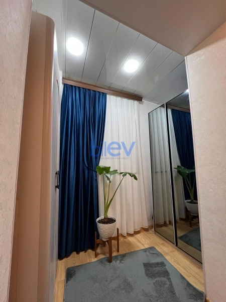 Satış 2 otaqlı Köhnə Tikili bina evi  45m², Bakı