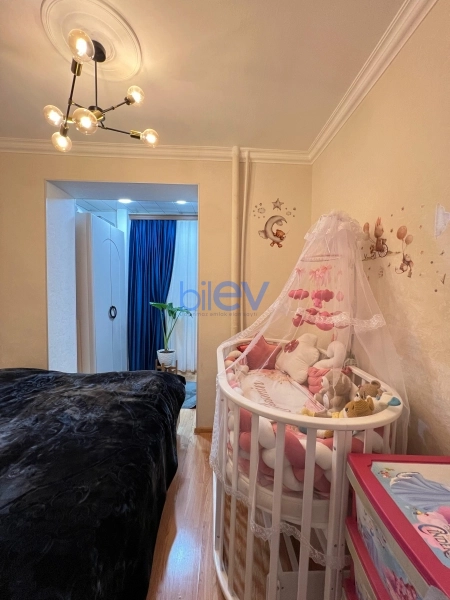 Satış 2 otaqlı Köhnə Tikili bina evi  45m², Bakı