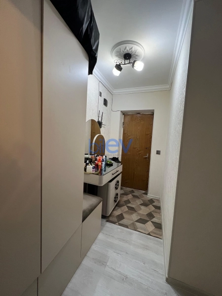 Satış 2 otaqlı Köhnə Tikili bina evi  45m², Bakı