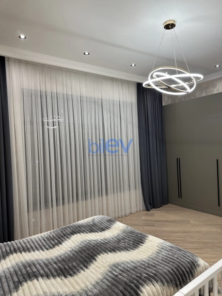 Satış 6 otaqlı Villa  300m², Bakı