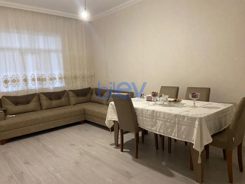 Satış 5 otaqlı Köhnə Tikili bina evi  120m², Bakı