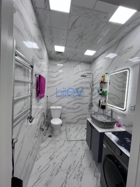 Satış 2 otaqlı Köhnə Tikili bina evi  60m², Bakı