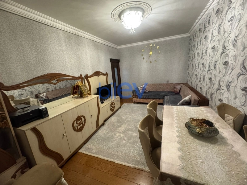 Satış 4 otaqlı Köhnə Tikili bina evi  110m², Bakı