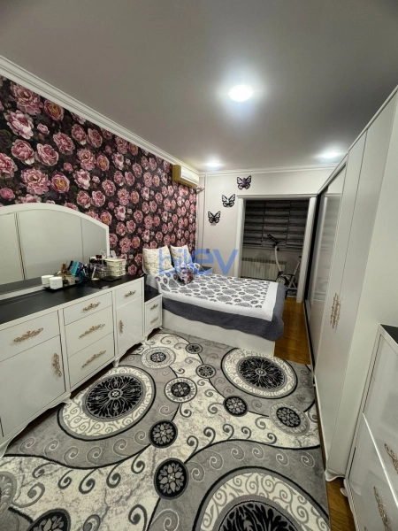 Satış 4 otaqlı Köhnə Tikili bina evi  110m², Bakı