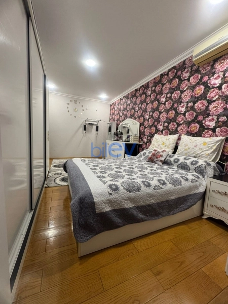 Satış 4 otaqlı Köhnə Tikili bina evi  110m², Bakı