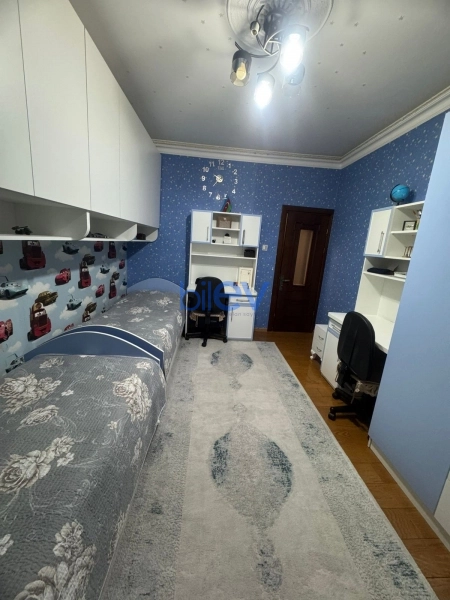 Satış 4 otaqlı Köhnə Tikili bina evi  110m², Bakı