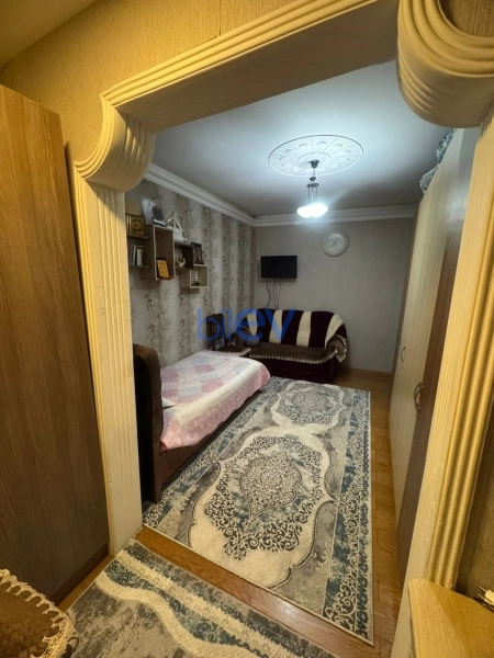 Satış 4 otaqlı Köhnə Tikili bina evi  110m², Bakı