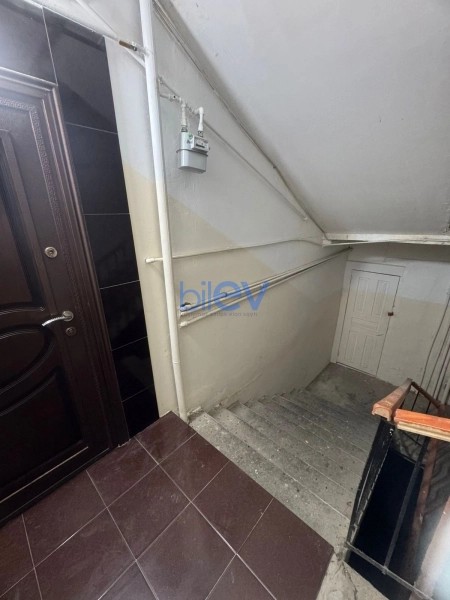 Satış 4 otaqlı Köhnə Tikili bina evi  110m², Bakı