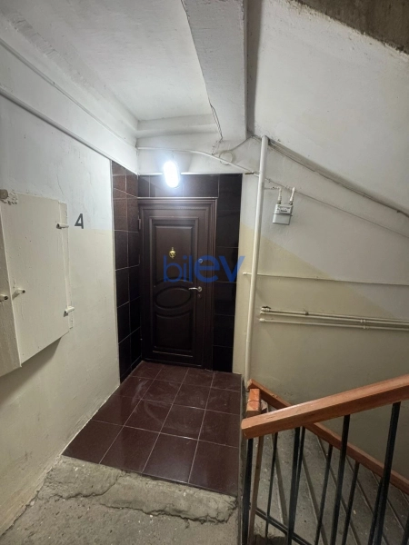 Satış 4 otaqlı Köhnə Tikili bina evi  110m², Bakı