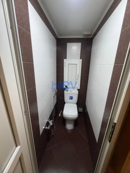 Satış 4 otaqlı Köhnə Tikili bina evi  110m², Bakı