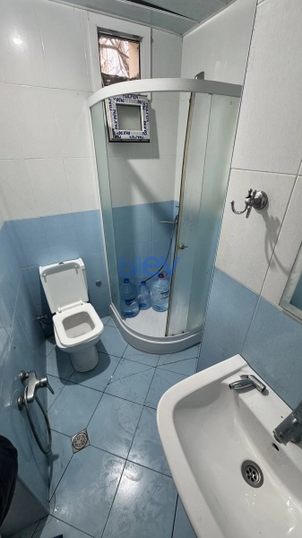 Satış 2 otaqlı Köhnə Tikili bina evi  69m², Bakı