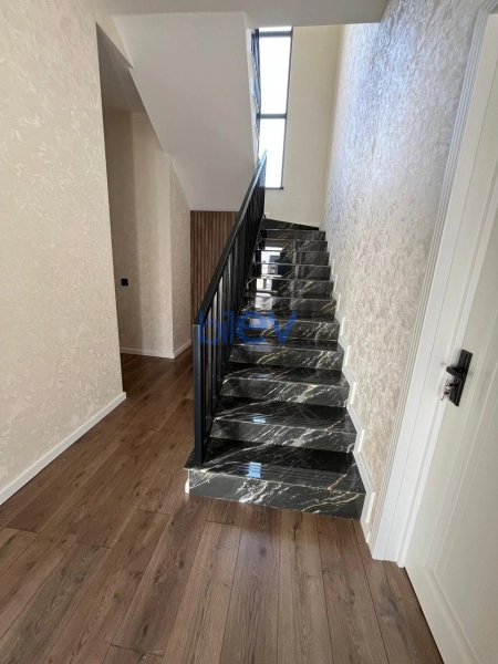 Satış 7 otaqlı Həyət evi  250m², Bakı