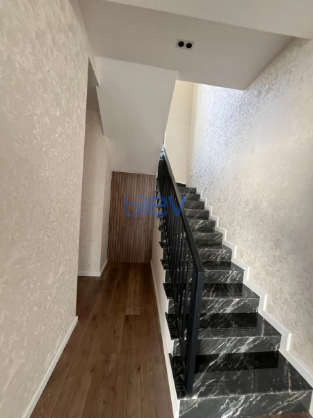 Satış 7 otaqlı Həyət evi  250m², Bakı