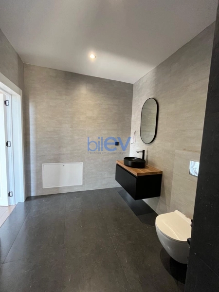 Satış 7 otaqlı Həyət evi  250m², Bakı