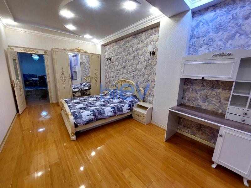 Aylıq Kirayə 3 otaqlı Yeni Tikili bina evi  120m², Bakı