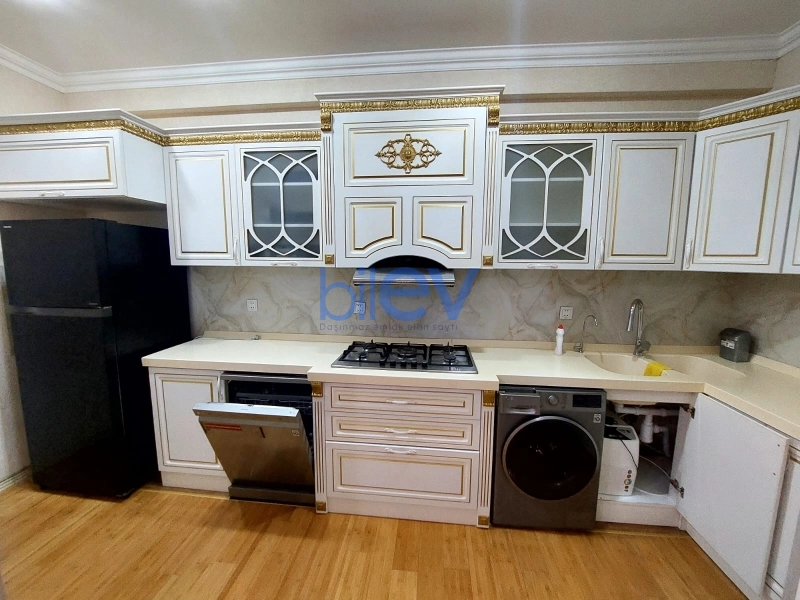 Aylıq Kirayə 3 otaqlı Yeni Tikili bina evi  120m², Bakı