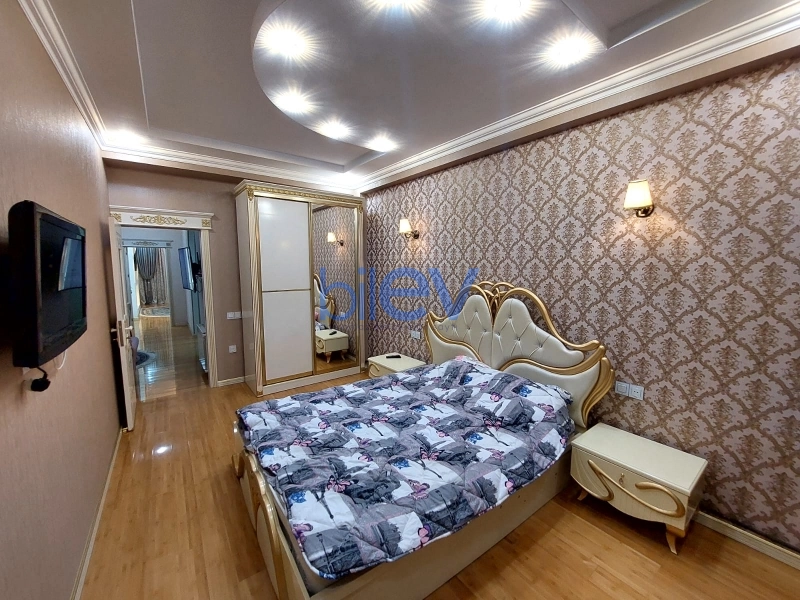 Aylıq Kirayə 3 otaqlı Yeni Tikili bina evi  120m², Bakı
