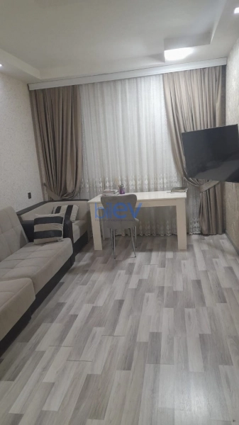 Satış 4 otaqlı Köhnə Tikili bina evi  100m², Bakı
