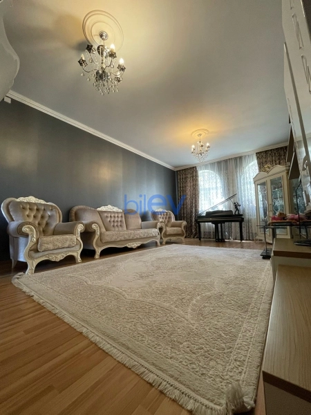 Satış 6 otaqlı Həyət evi  240m², Bakı