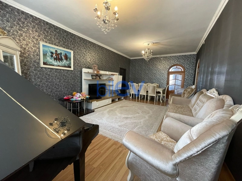 Satış 6 otaqlı Həyət evi  240m², Bakı