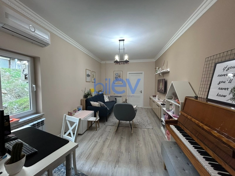 Satış 2 otaqlı Köhnə Tikili bina evi  50m², Bakı