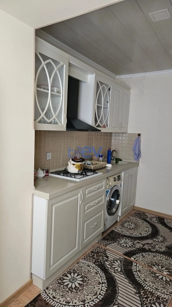 Satış 4 otaqlı Köhnə Tikili bina evi  86m², Bakı