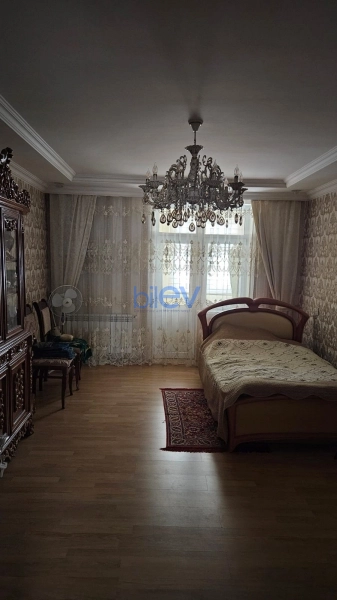 Satış 4 otaqlı Köhnə Tikili bina evi  86m², Bakı
