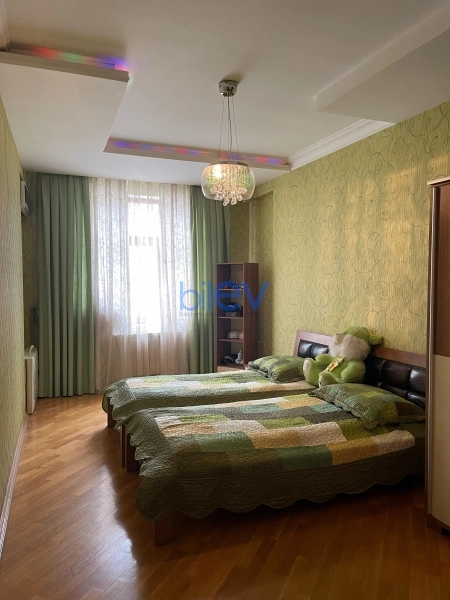 Satış 3 otaqlı Yeni Tikili bina evi  150m², Bakı